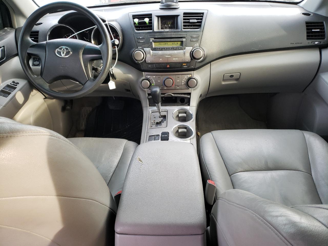 2010 Toyota Highlander - Image 8