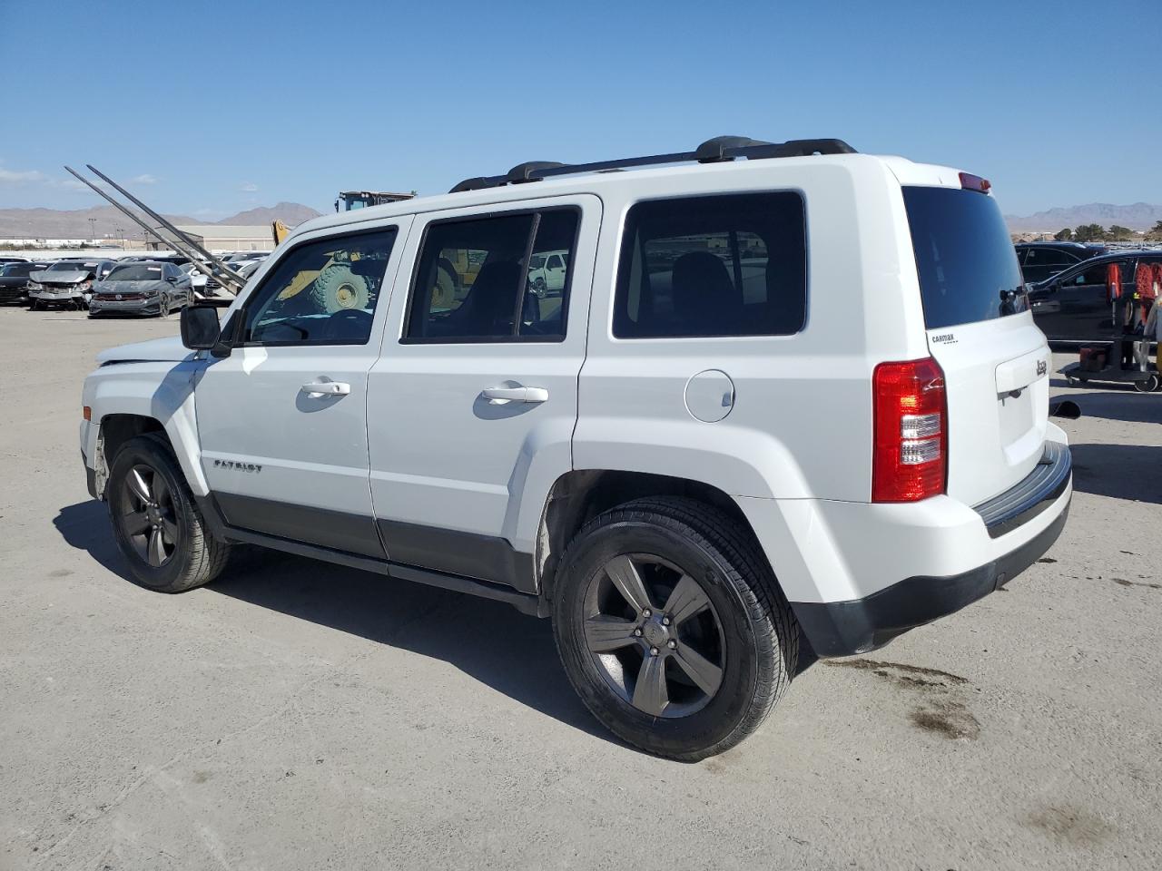 2016 Jeep Liberty (Patriot) - Image 2