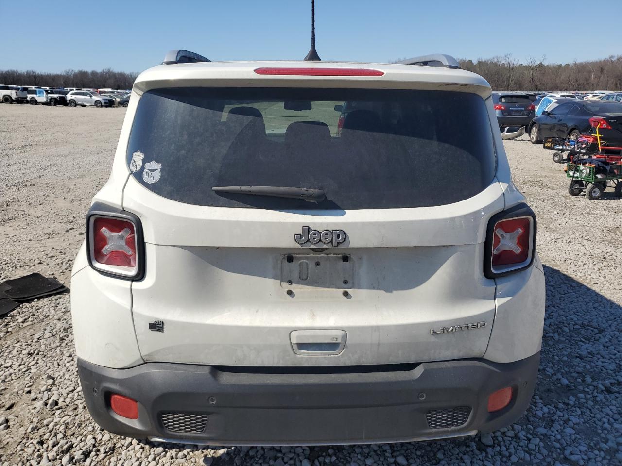 2018 Jeep Renegade - Image 6
