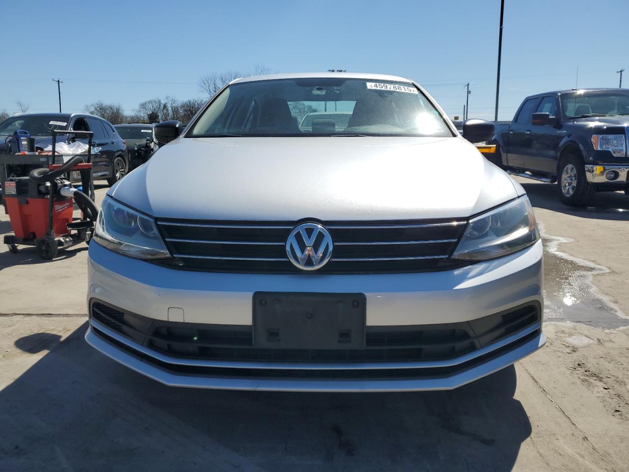 2015 Volkswagen Jetta - Image 5