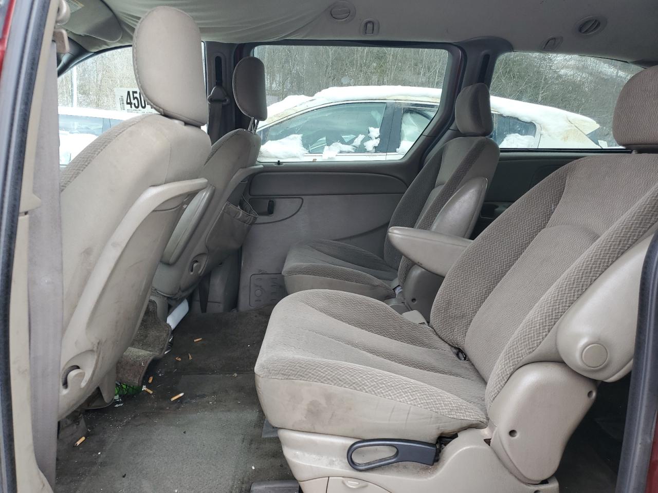 2004 Chrysler Town & Country - Image 11