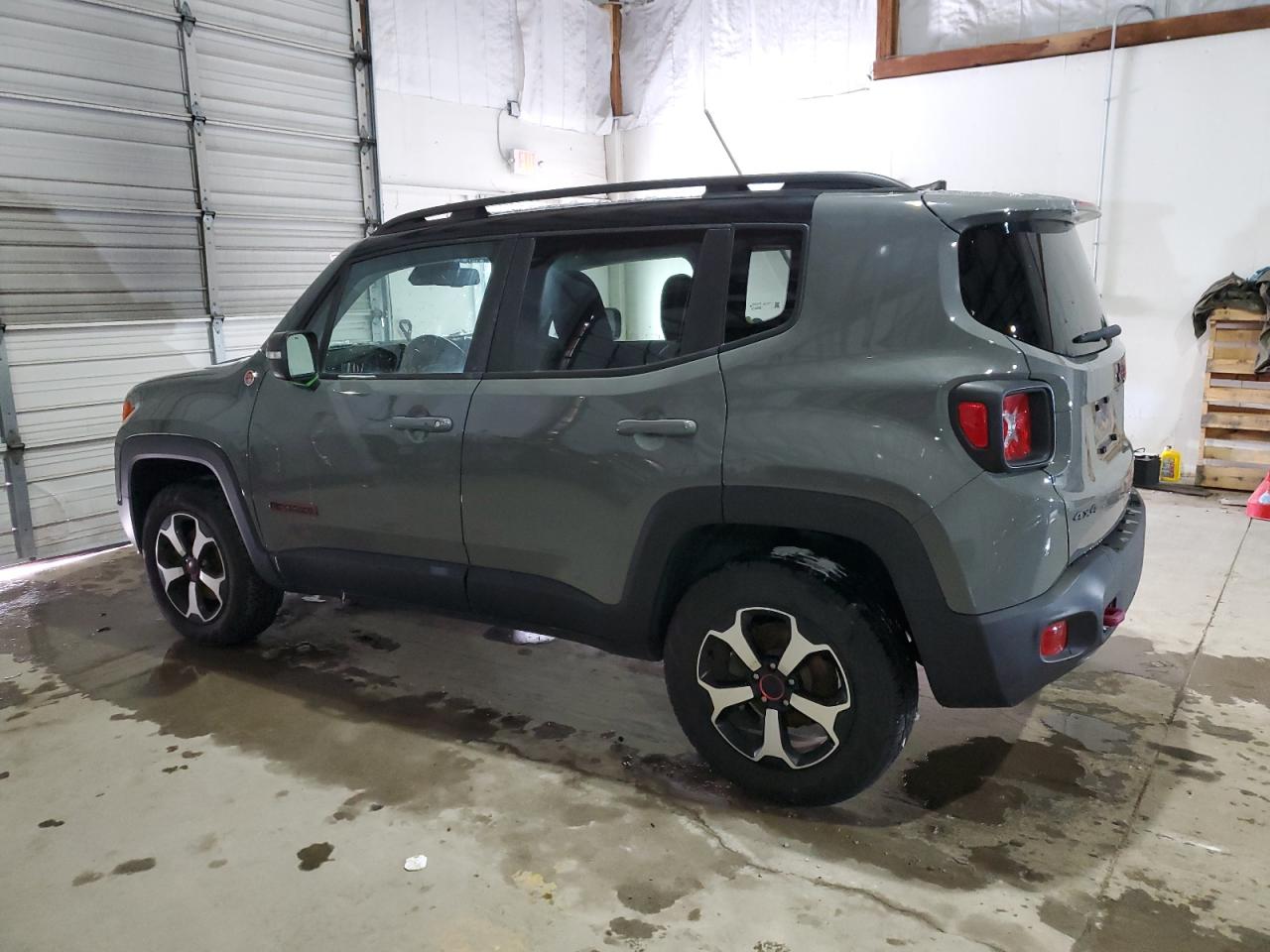 2021 Jeep Renegade - Image 2