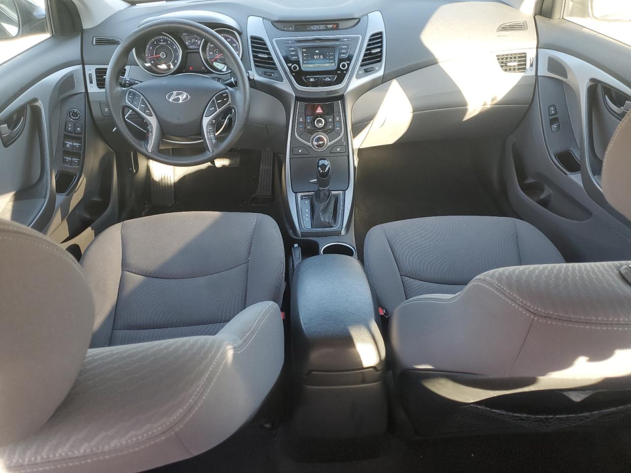 2014 Hyundai Elantra - Image 8