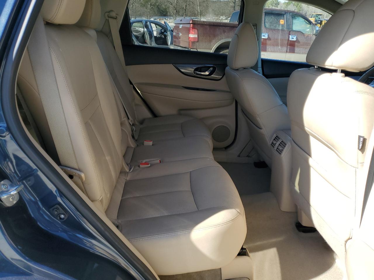 2014 Nissan Rogue - Image 11