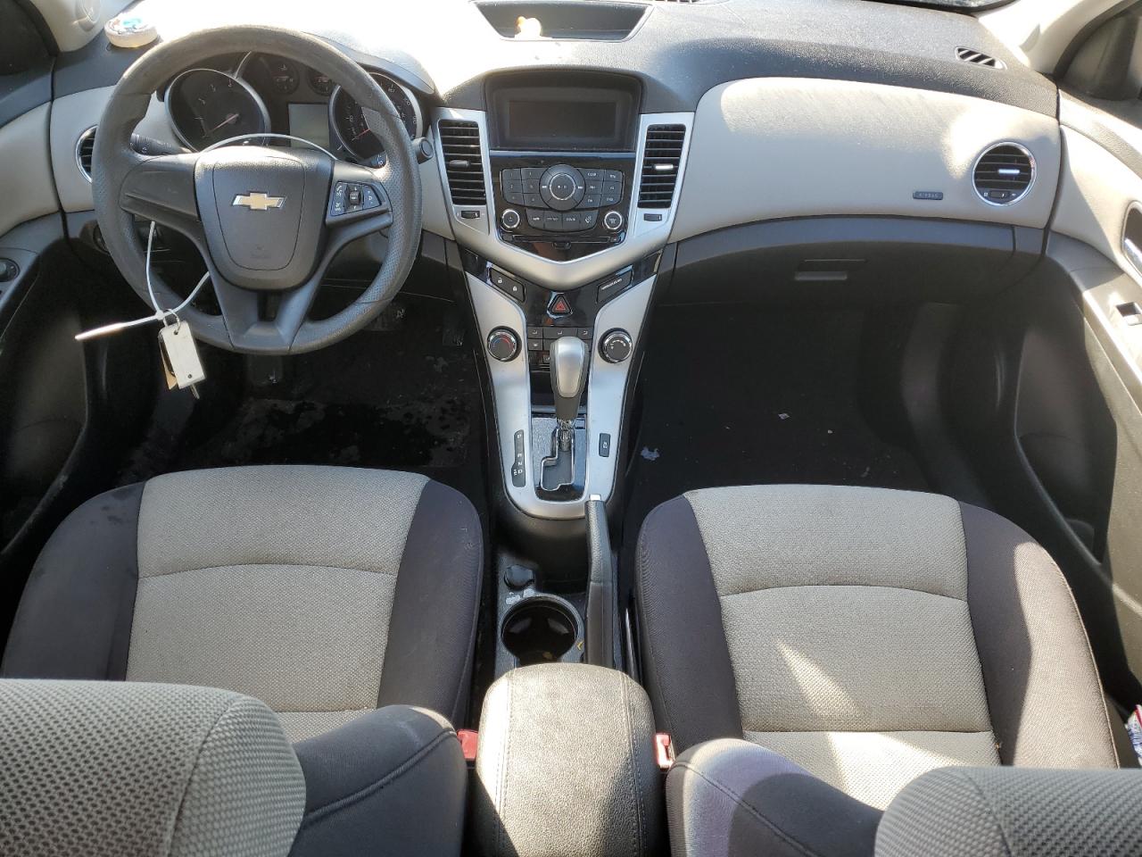 2012 Chevrolet Cruze - Image 8