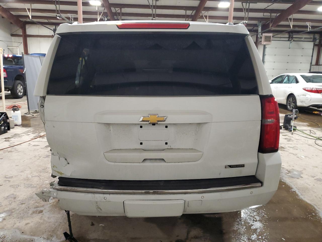2017 Chevrolet Suburban - Image 6