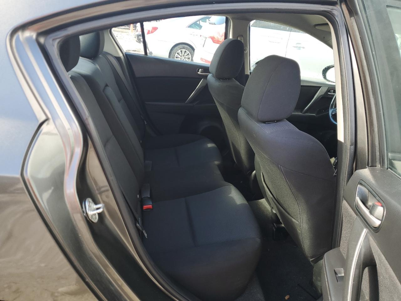 2011 Mazda 3 - Image 10