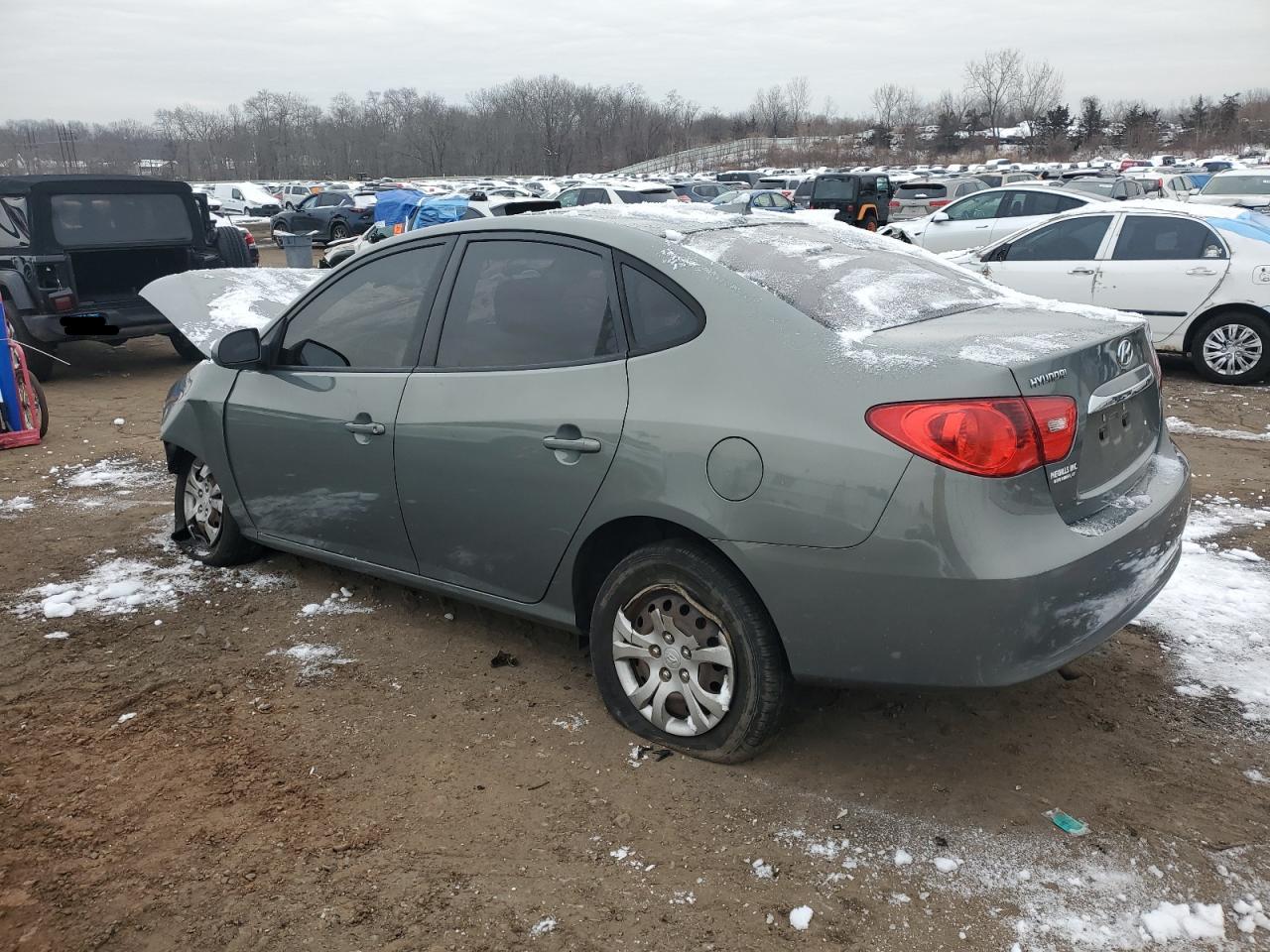 2010 Hyundai Elantra - Image 2
