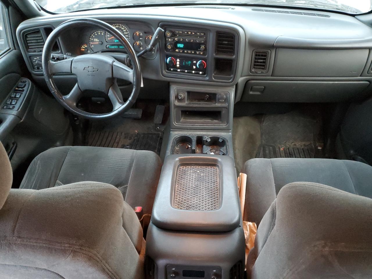 2004 Chevrolet Silverado - Image 8