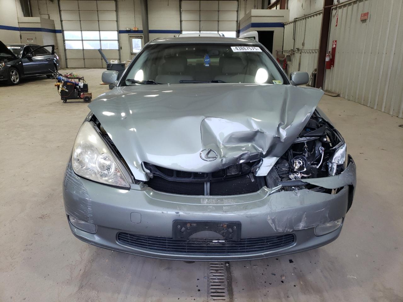 2004 Lexus ES - Image 5