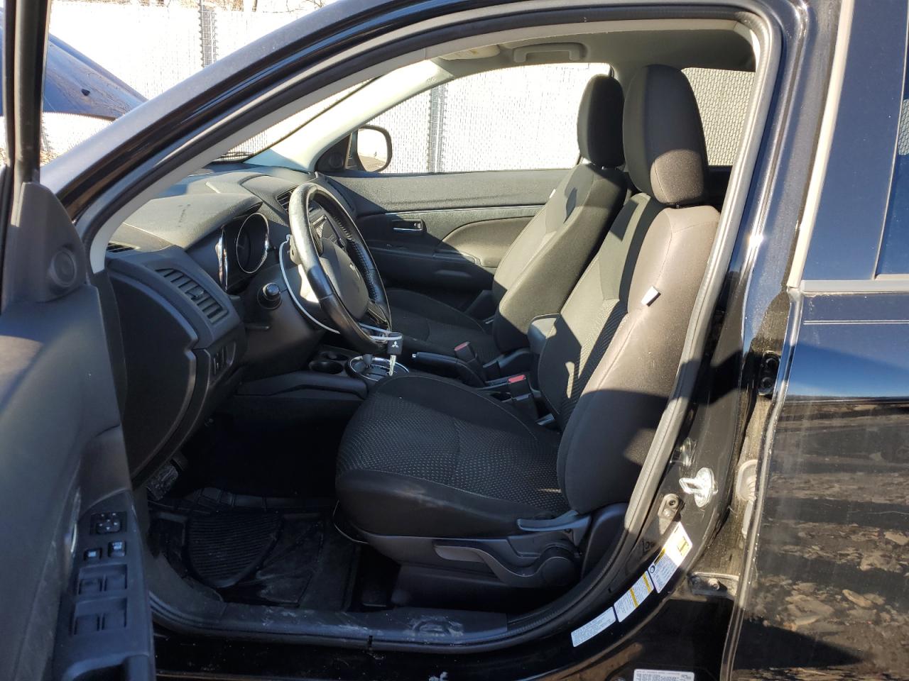 2016 Mitsubishi Outlander - Image 7