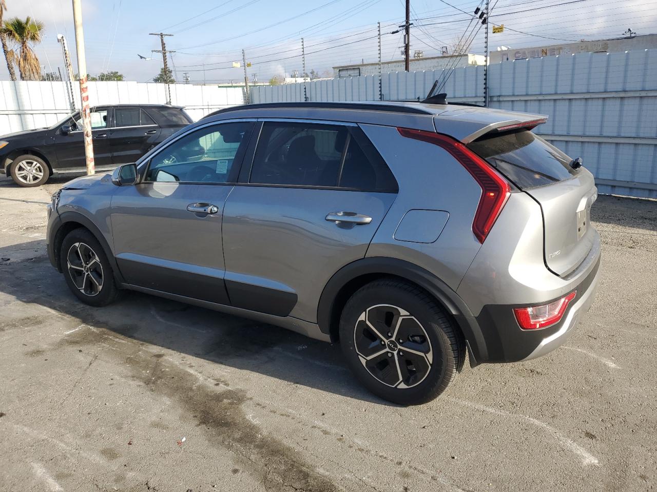 2023 Kia Niro - Image 2