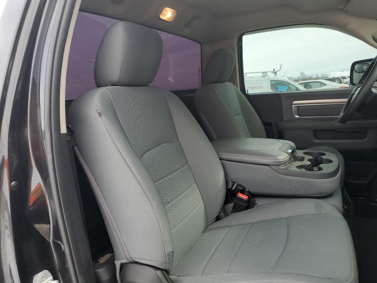 2016 RAM 1500 - Image 10