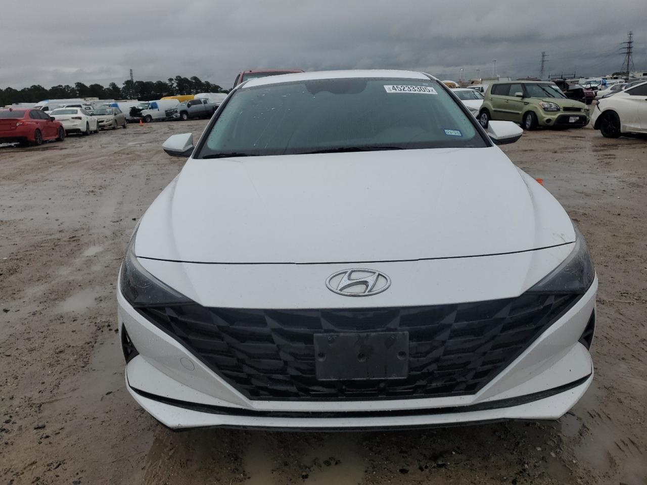 2023 Hyundai Elantra - Image 5