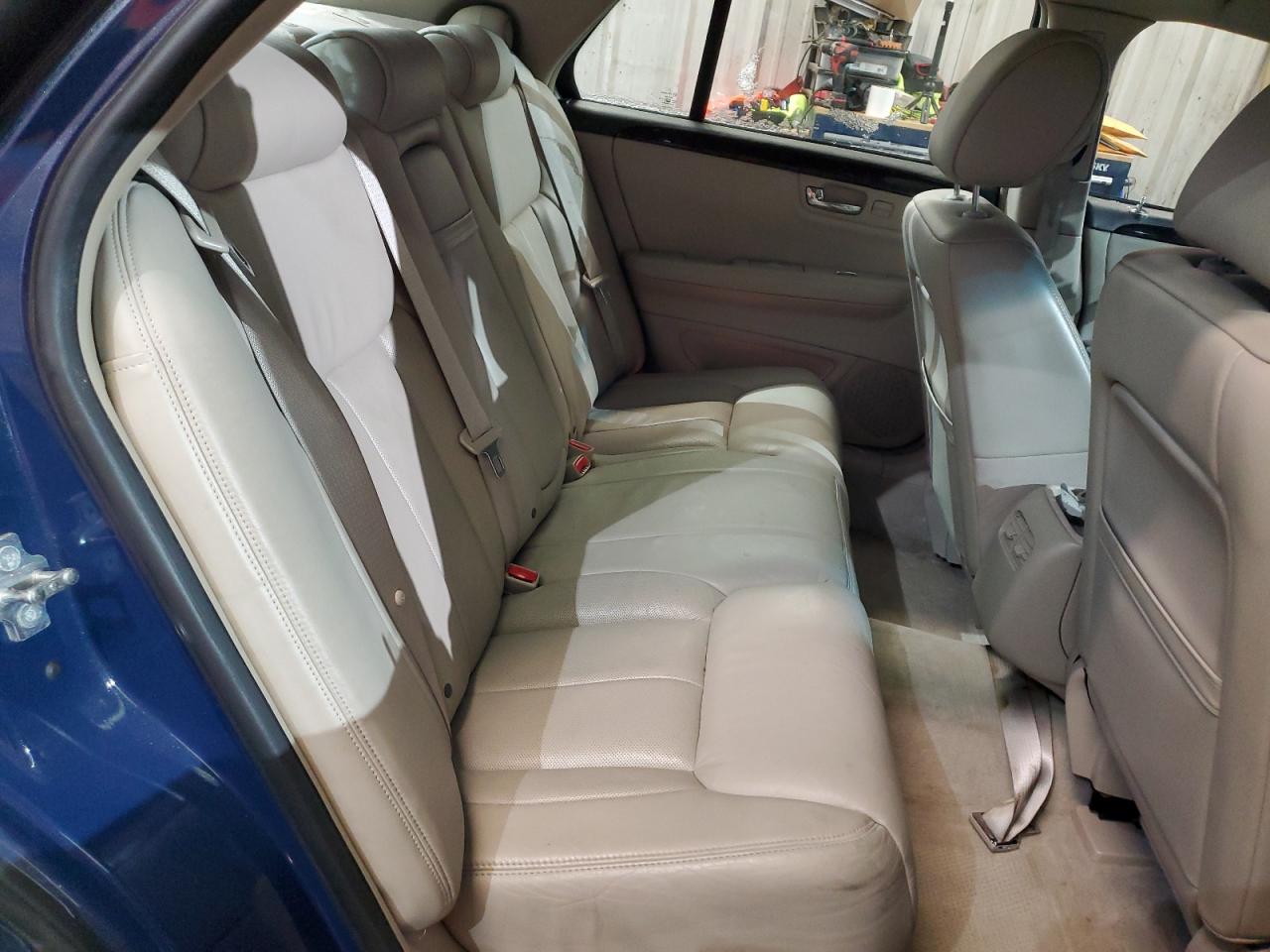 2009 Cadillac DTS - Image 10