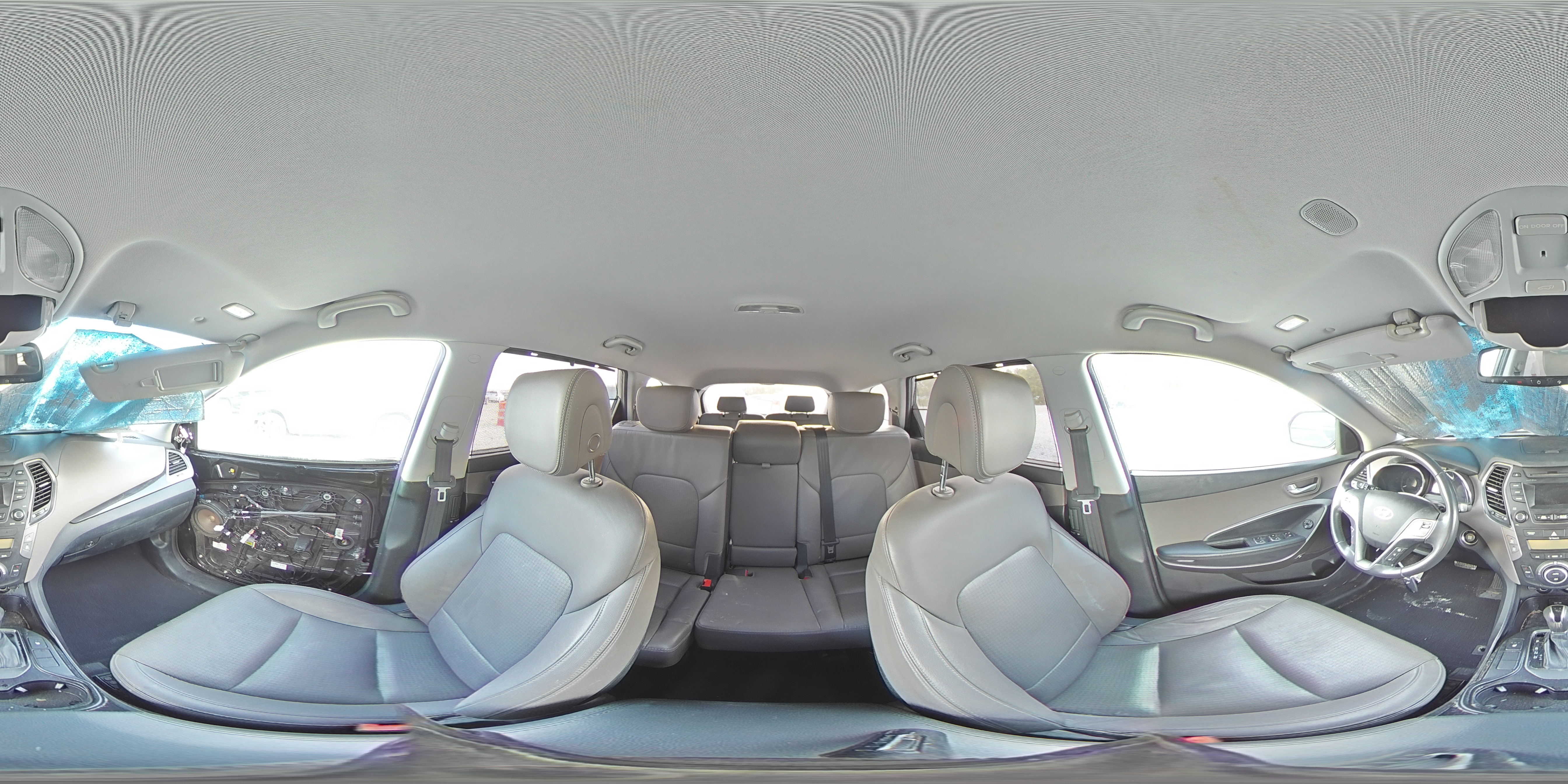 2014 Hyundai Santa Fe - Image 13
