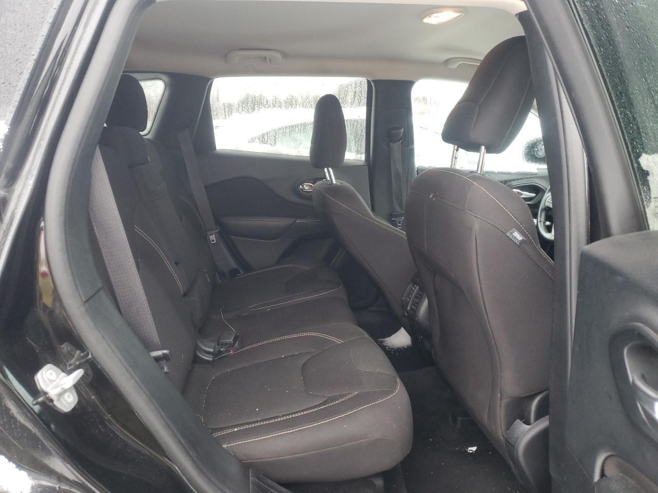 2016 Jeep Grand Cherokee - Image 11