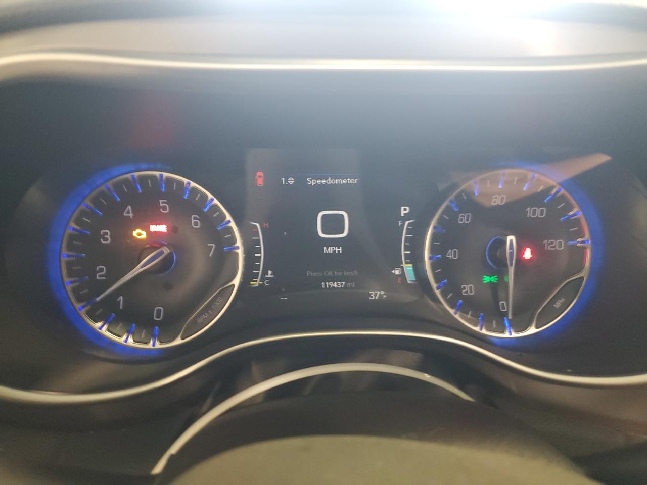 2018 Chrysler Pacifica - Image 9