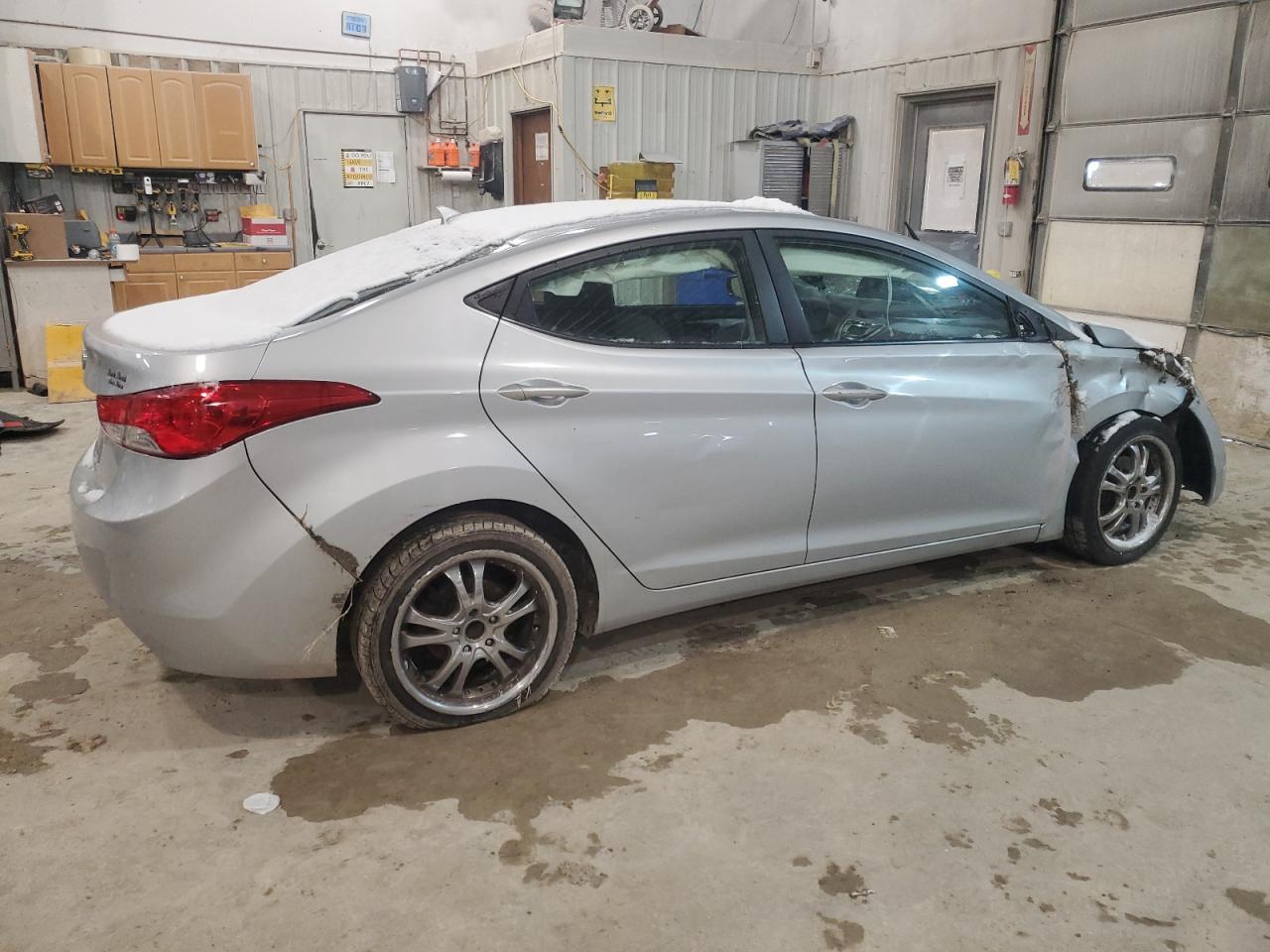 2011 Hyundai Elantra - Image 3