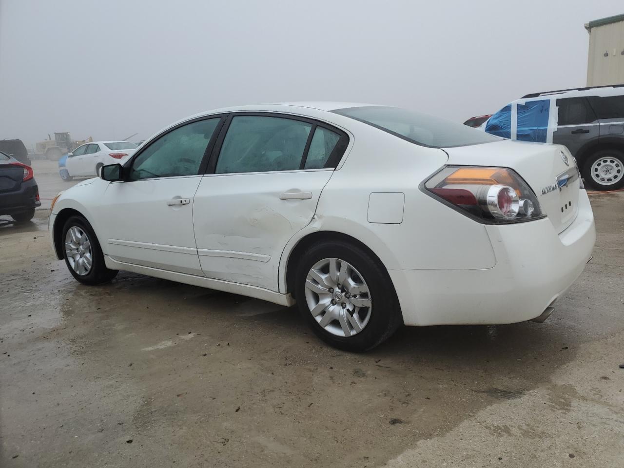 2012 Nissan Altima - Image 2