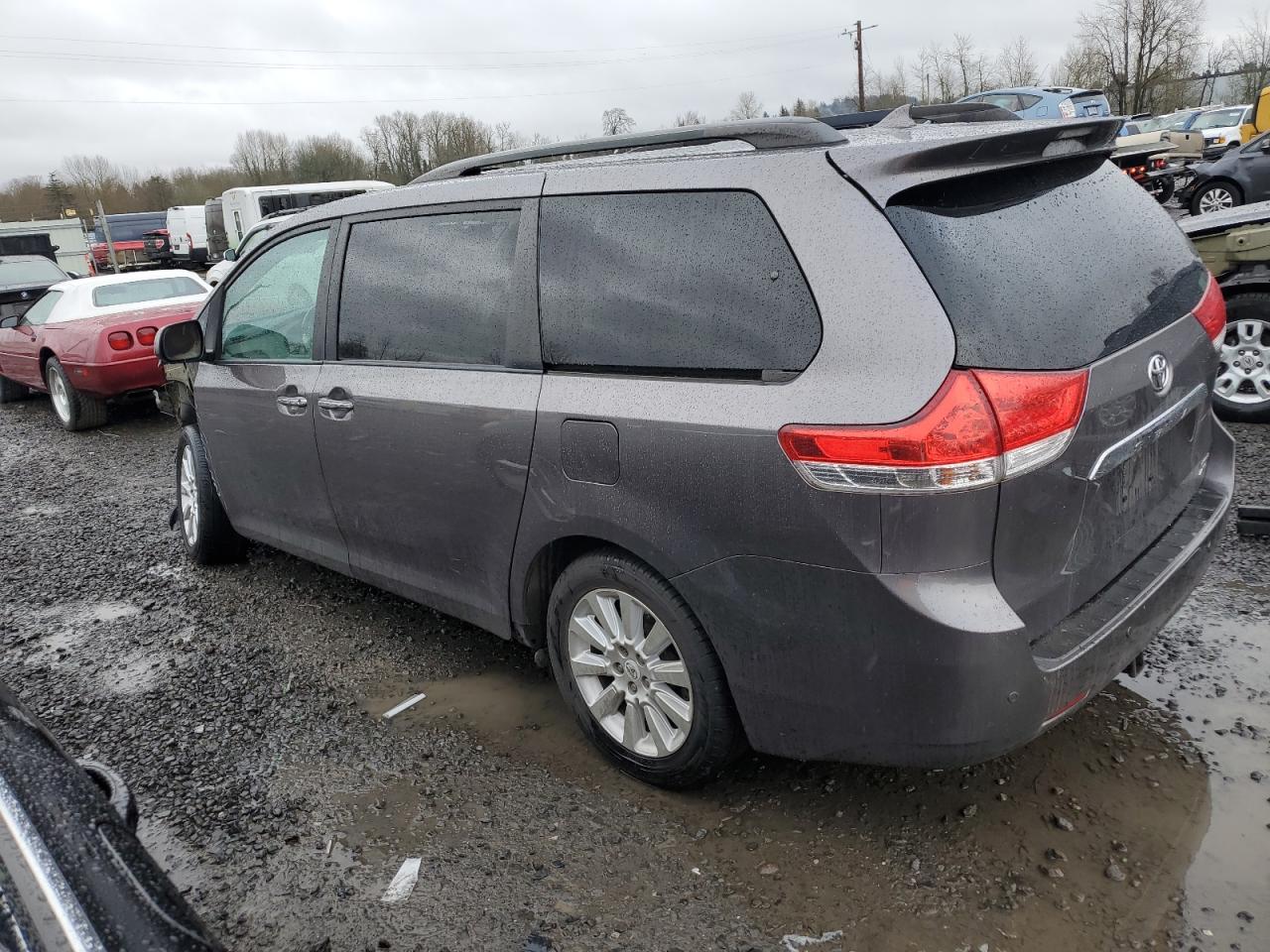 2011 Toyota Sienna - Image 2
