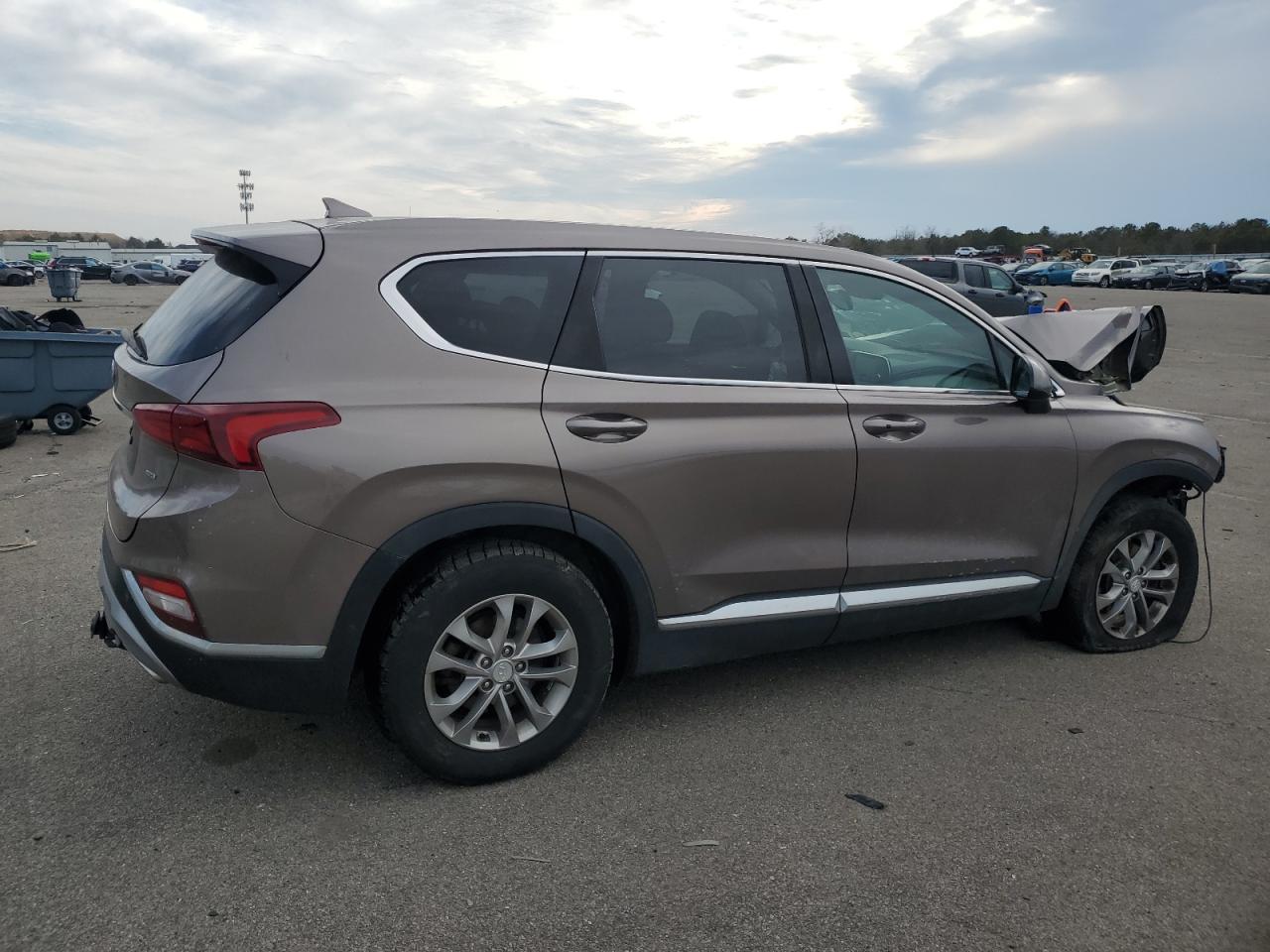2019 Hyundai Santa Fe - Image 3