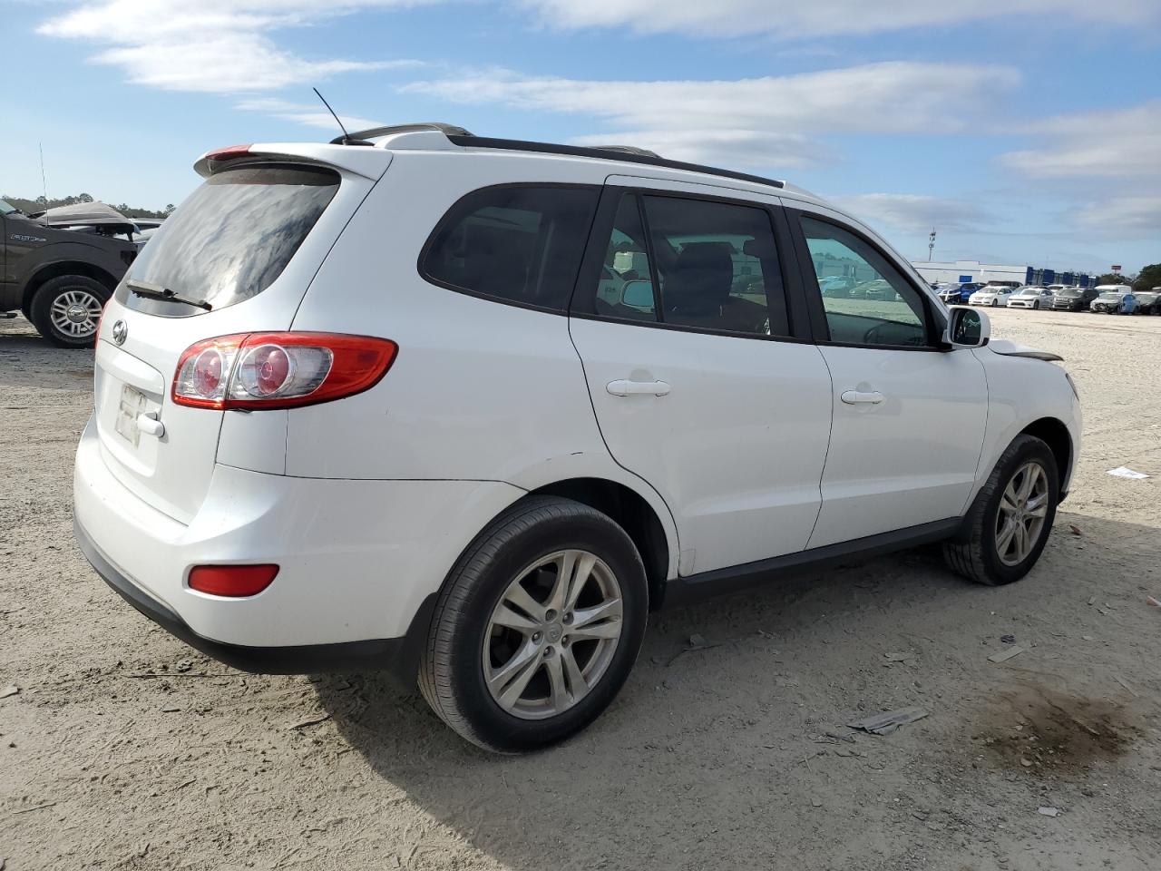 2012 Hyundai Santa Fe - Image 3