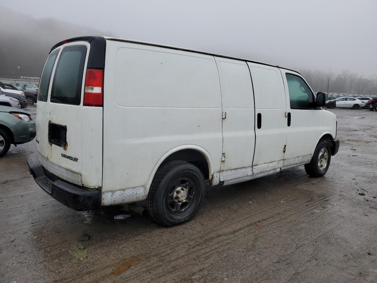 2004 Chevrolet Express - Image 3