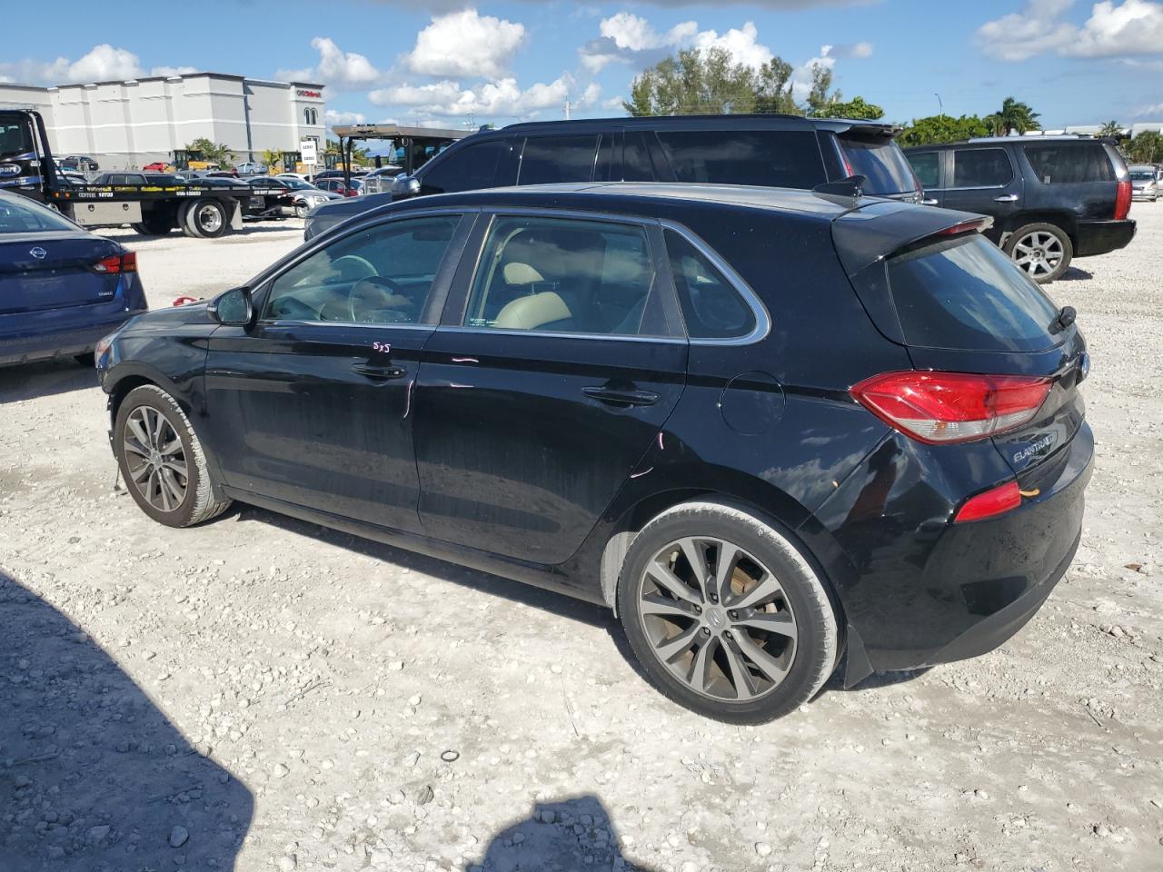 2020 Hyundai Elantra - Image 2