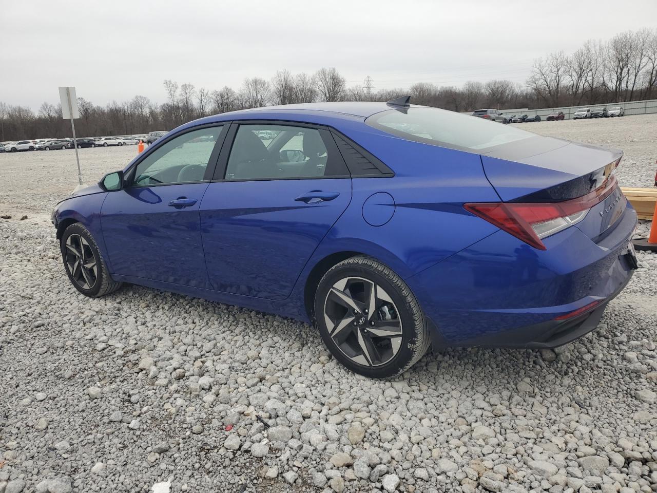 2023 Hyundai Elantra - Image 2
