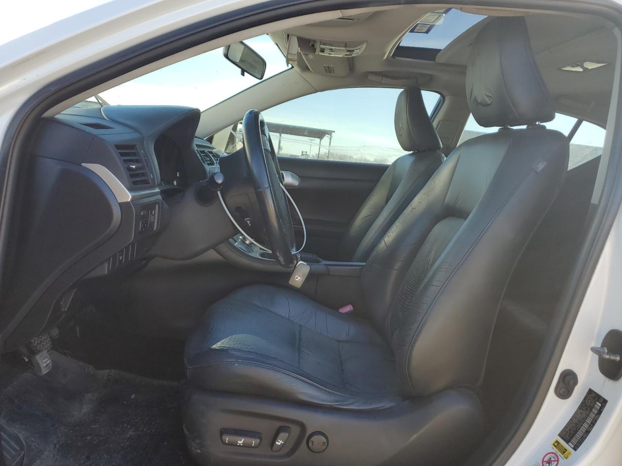 2012 Lexus CT - Image 7