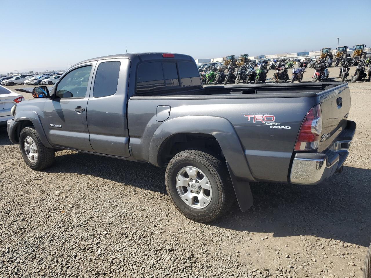 2011 Toyota Tacoma - Image 2