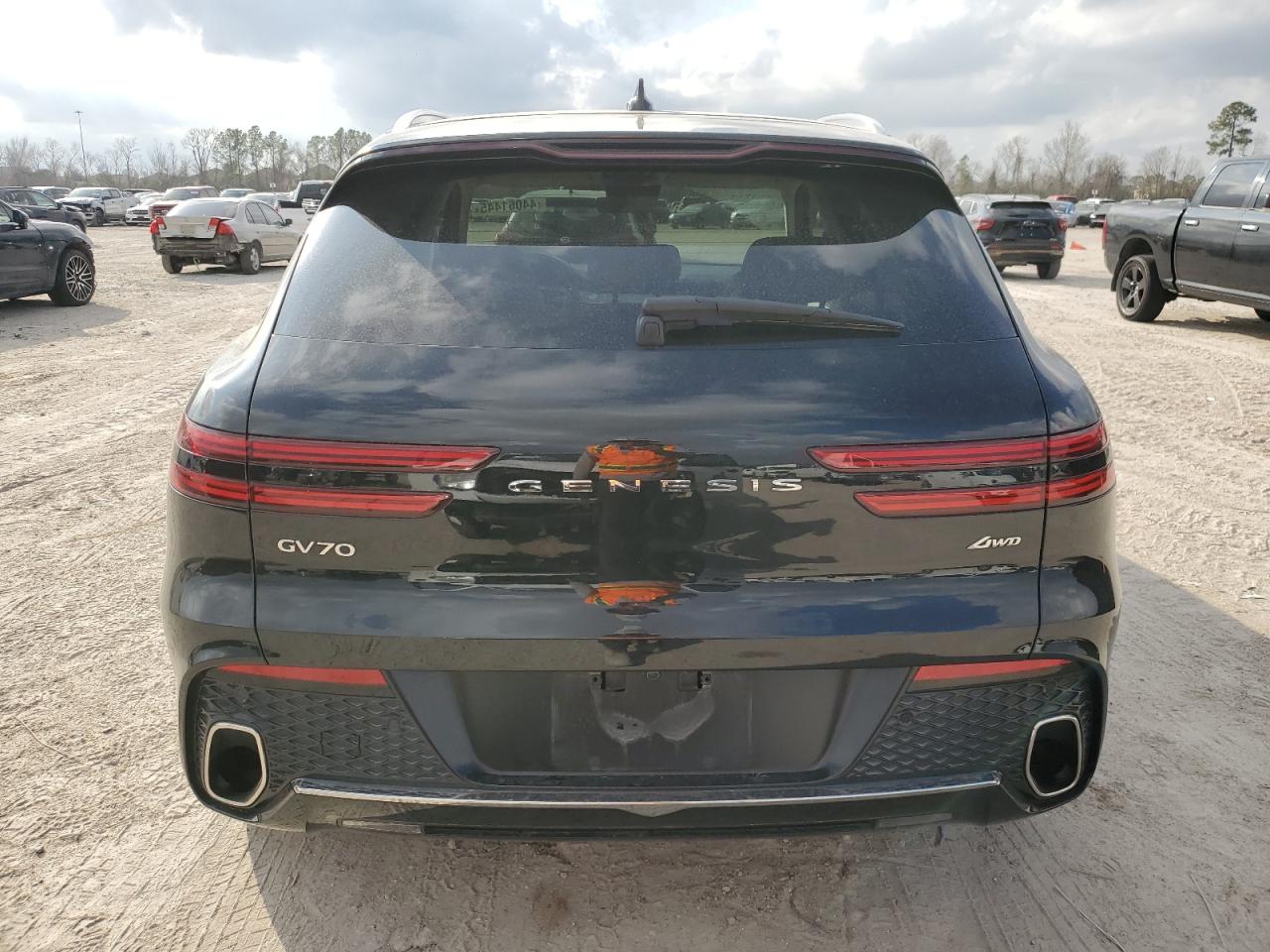 2022 Genesis GV70 - Image 6