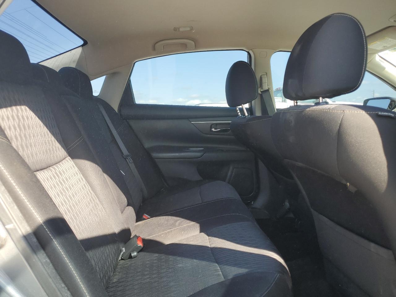 2017 Nissan Altima - Image 10