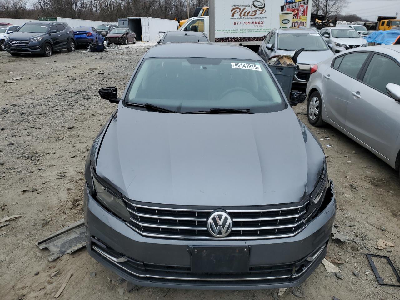 2017 Volkswagen Passat - Image 5