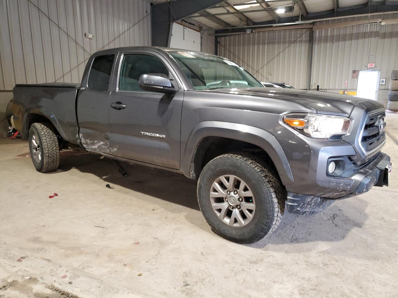 2016 Toyota Tacoma - Image 4