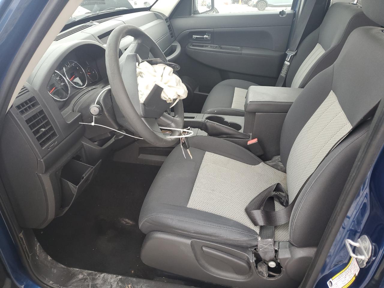 2010 Jeep Liberty (North America) - Image 7