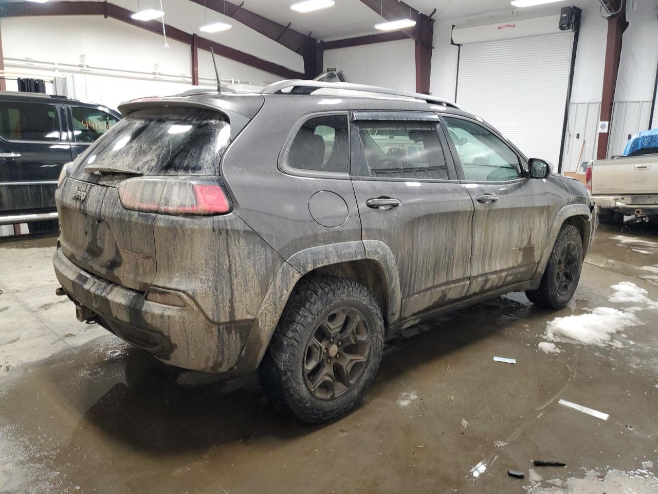 2019 Jeep Cherokee - Image 3