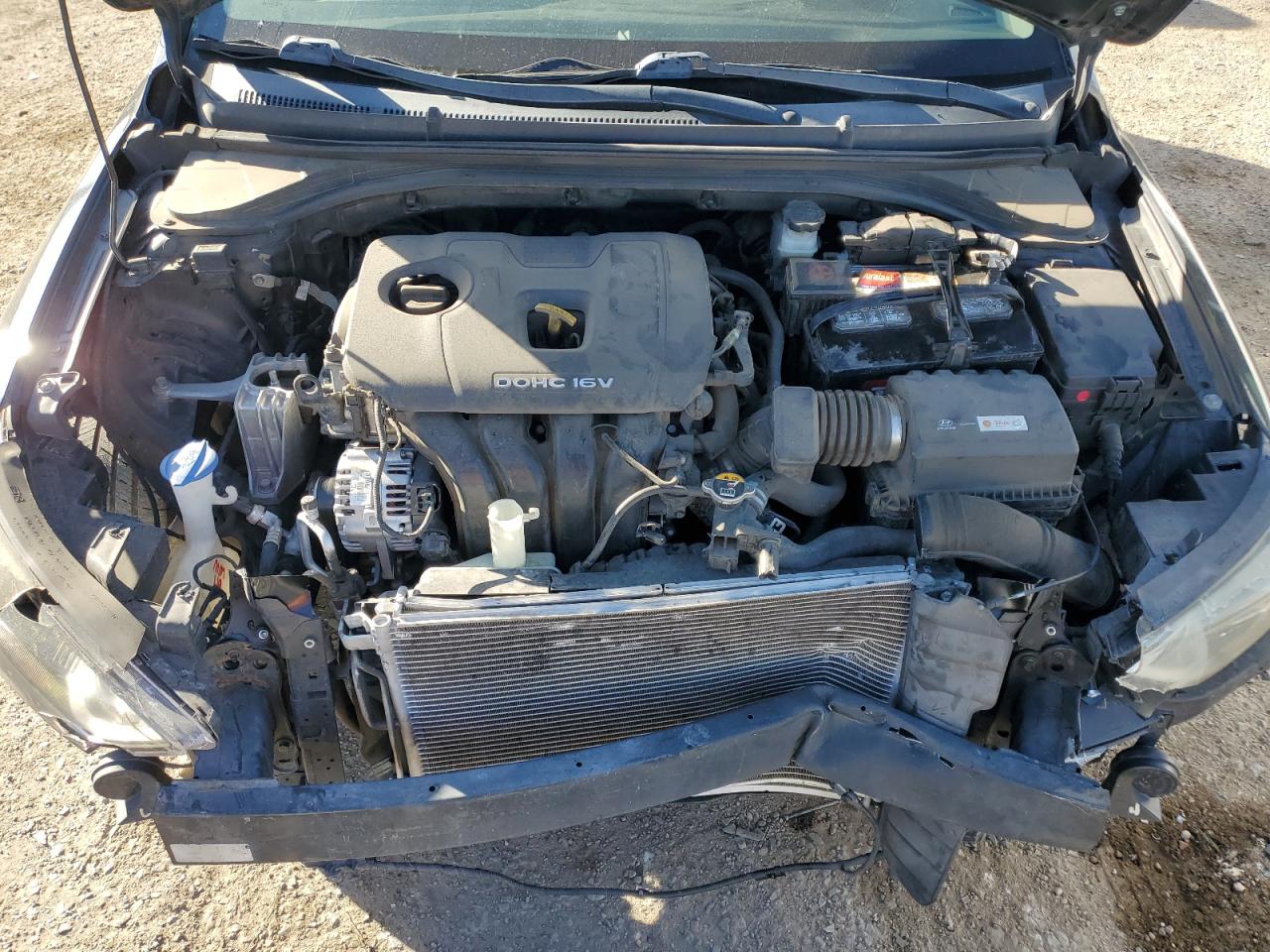 2017 Hyundai Elantra - Image 11