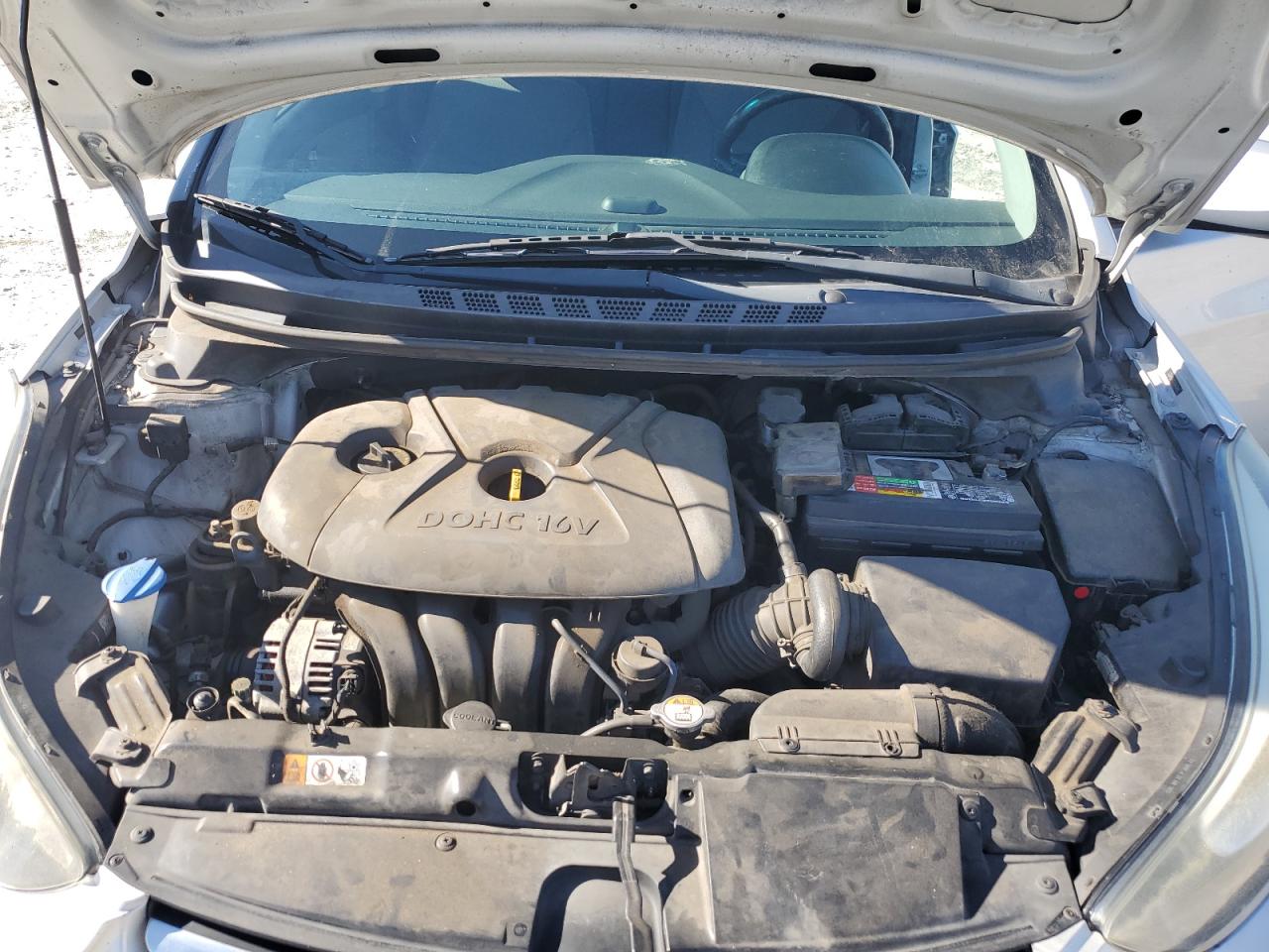 2015 Hyundai Elantra - Image 11