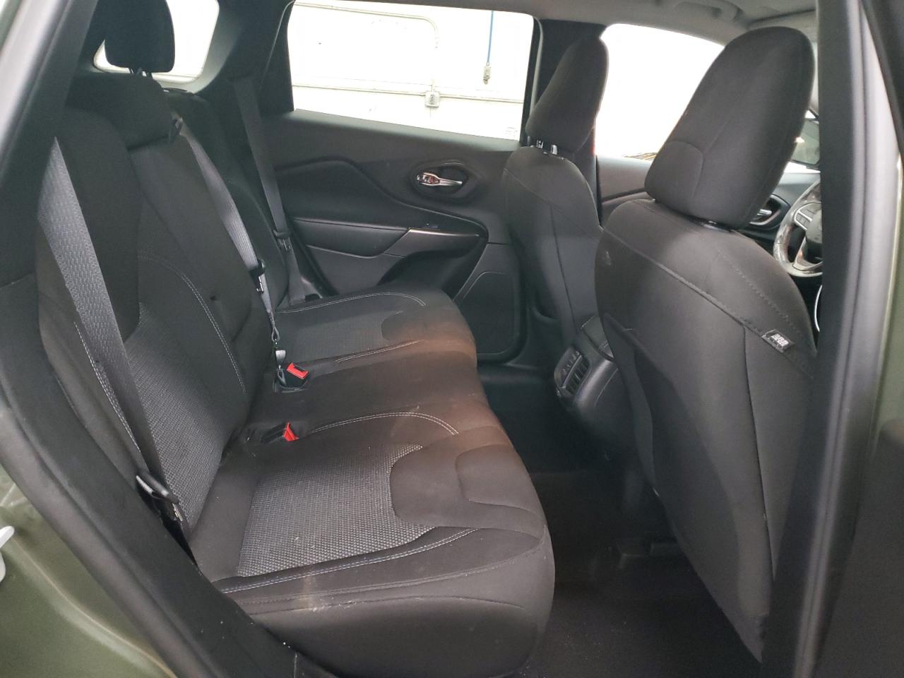 2020 Jeep Grand Cherokee - Image 11
