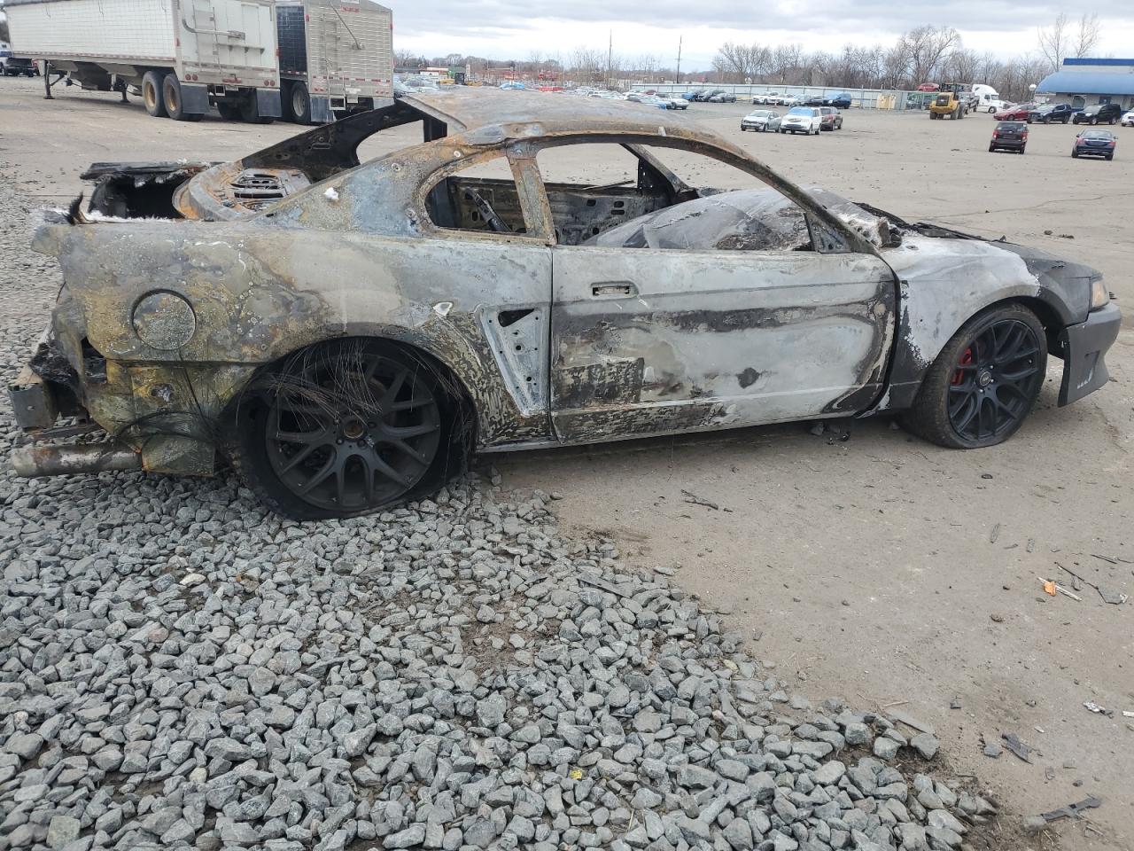 2004 Ford Mustang - Image 3