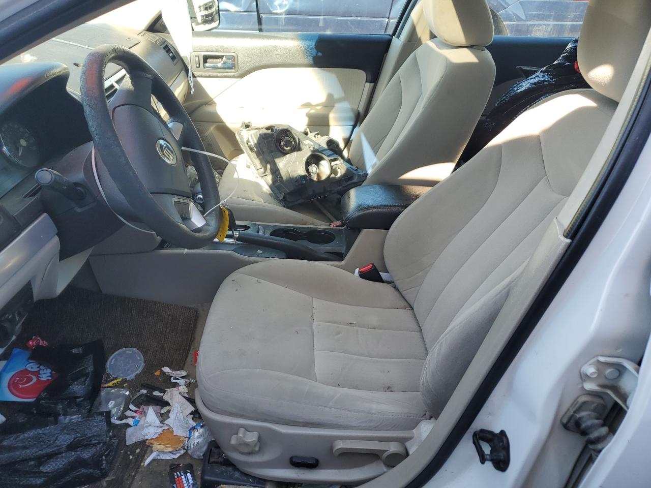 2009 Mercury Milan - Image 7