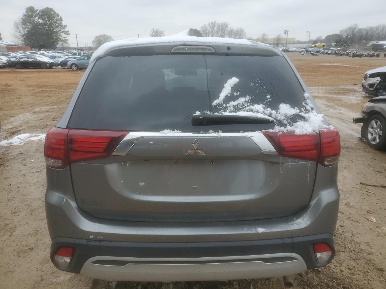 2019 Mitsubishi Outlander - Image 6