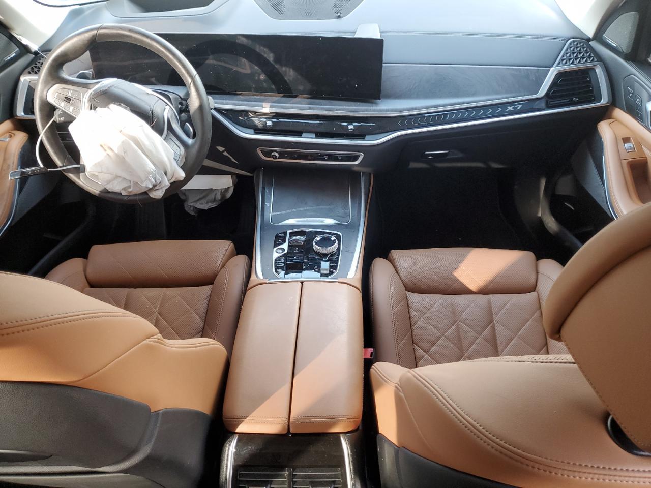 2024 BMW X7 - Image 8