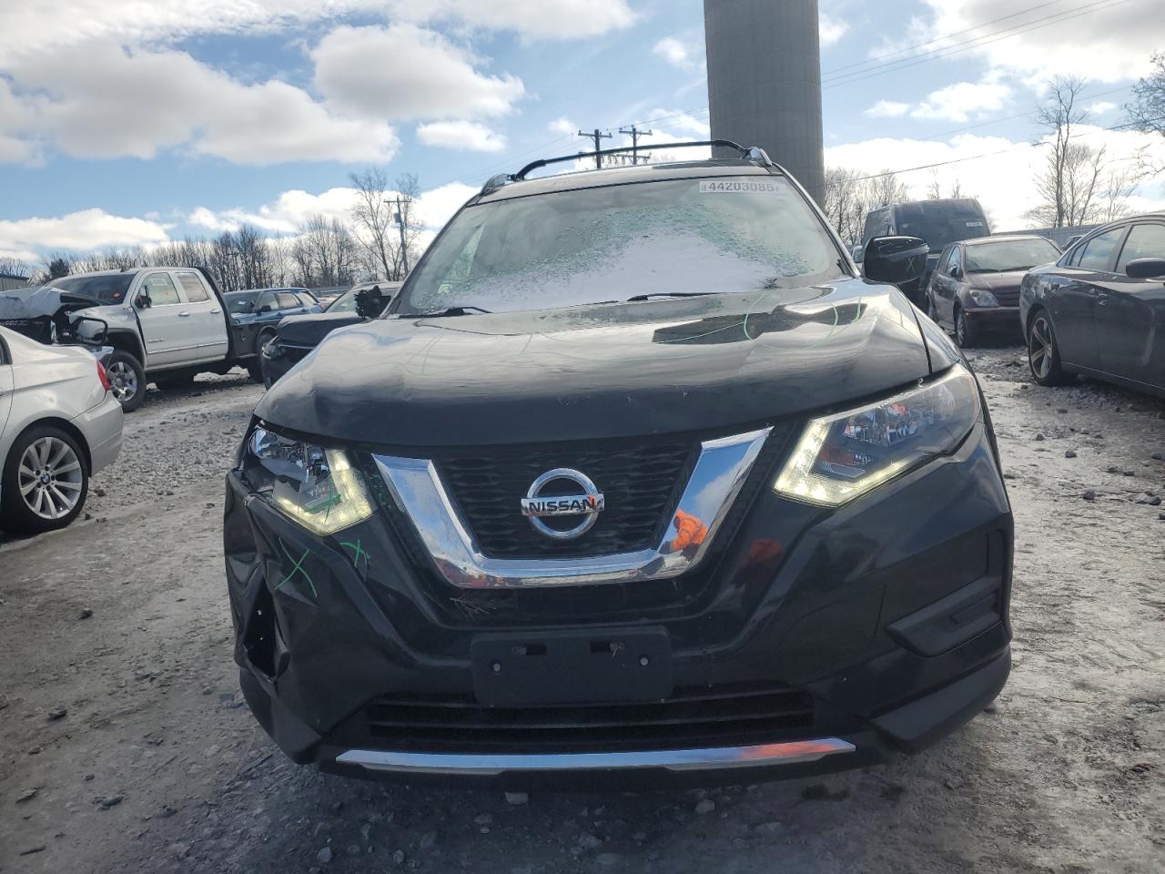 2017 Nissan Rogue - Image 5