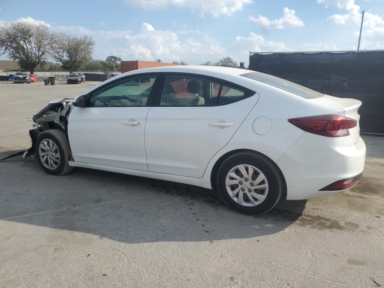2020 Hyundai Elantra - Image 2