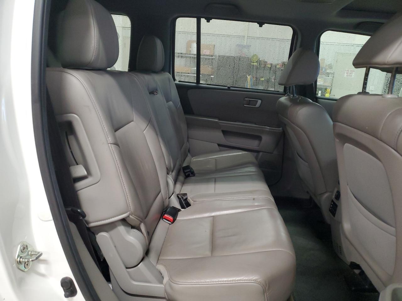 2014 Honda Pilot - Image 11
