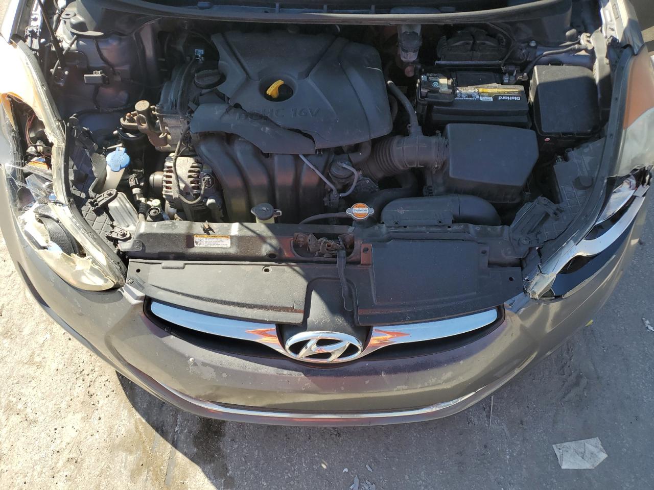 2011 Hyundai Elantra - Image 11