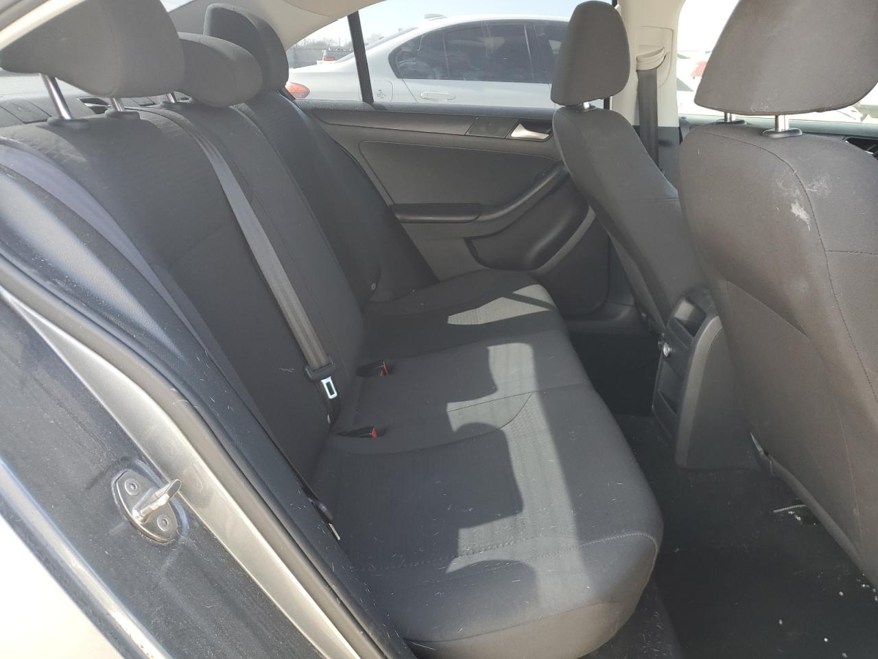2015 Volkswagen Jetta - Image 10